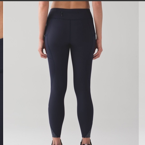 Lululemon Tight Stuff Tight II *25" in Midnight Navy Sz 8 GUC (Pilling) Workout - Picture 6 of 16